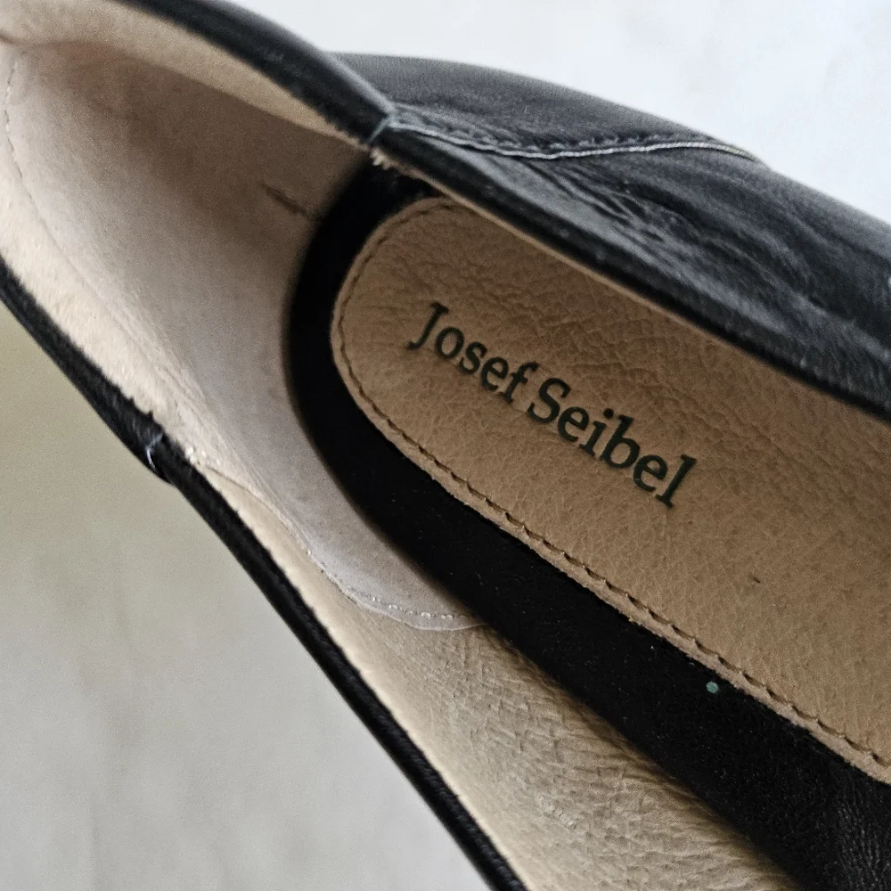 Josef Seibel Slip On Shoe Black Laser Cut Leather Wedge Size 40 NWT